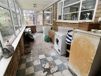 Entrance Area/Utility/Sun Room